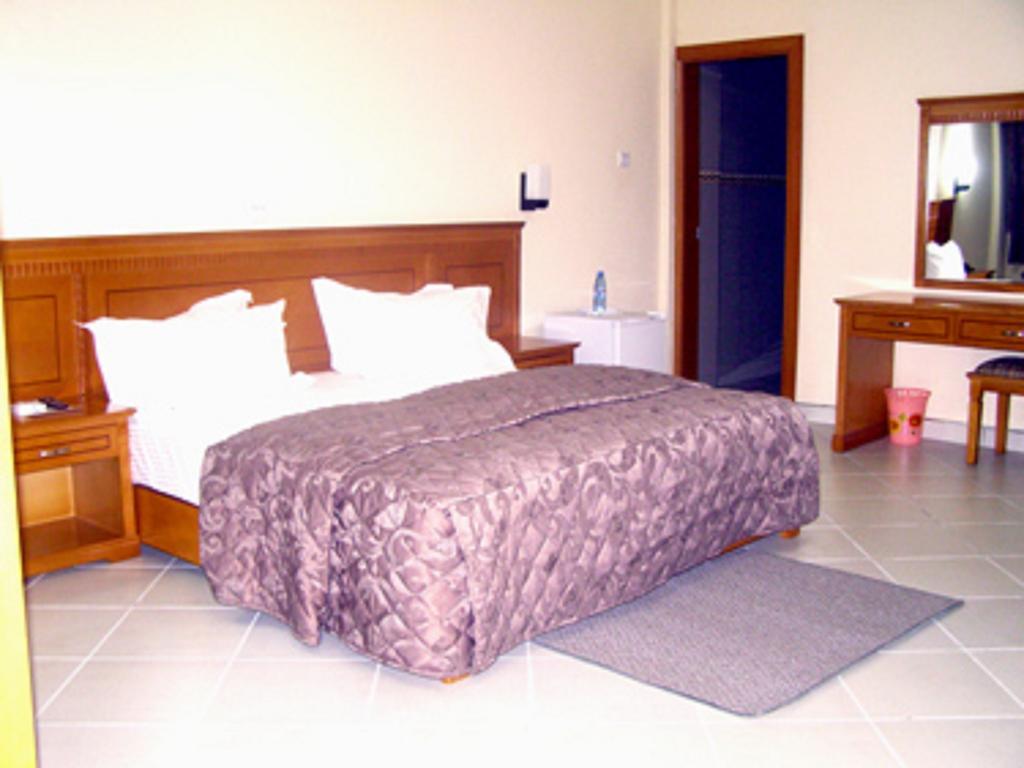 Sunset Hotel Kumasi Bilik gambar